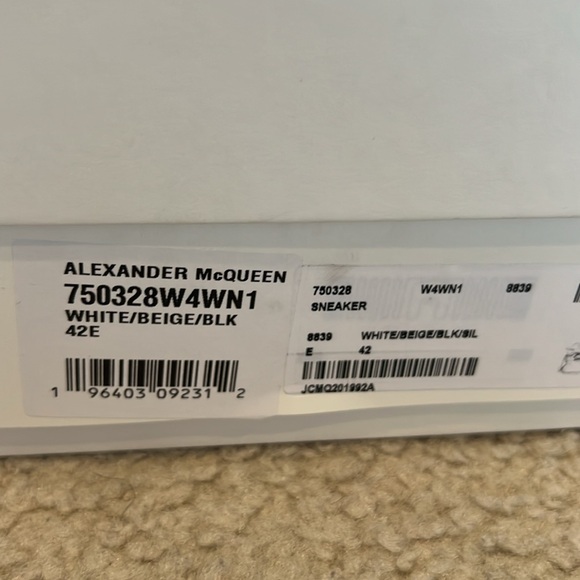 Alexander McQueen’s - Picture 8 of 9